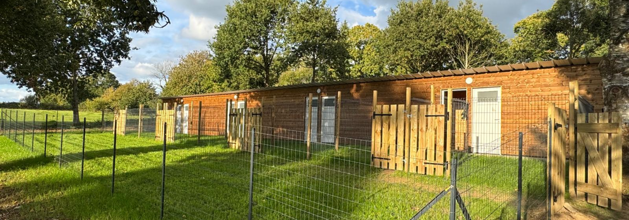 Ferme Vil Chien – Pension canine & Ferme pédagogique à Saint-Georges-de-Reintembault, près de Fougères et Avranches